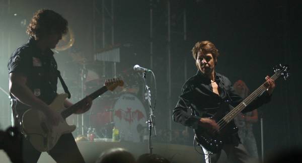 Kasim Sulton with Randy Flowers at The Borgata, Atlantic City, NJ, 08/19/07 - photo by Gary Goat Goveia