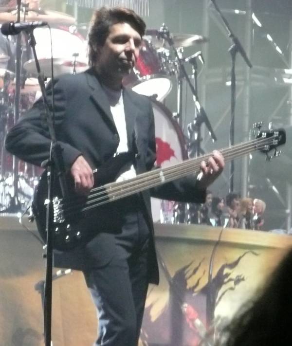 Kasim Sulton (with Meat Loaf) in Dortmund, Germany - 10/18/07