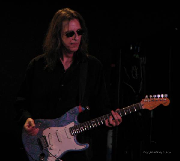 Kasim Sulton and Todd Rundgren at The Rex Theater, Pittsburgh, PA - 12/07/07 - photo by Kathy Borror