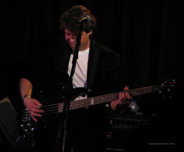 Kasim Sulton and Todd Rundgren at The Rex Theater, Pittsburgh, PA - 12/07/07 - photo by Kathy Borror