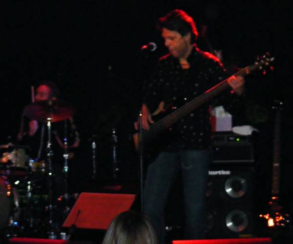 Kasim Sulton and Todd Rundgren at The The Tralf, Buffalo, NY, 12/08/07 - photo by Kirstin Farleo