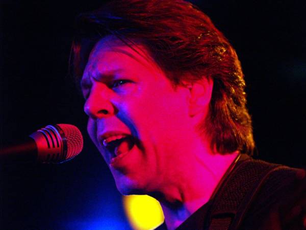 Kasim Sulton and Todd Rundgren at The Stone Pony, Asbury Park, NJ, 12/13/07 - photo by Gary Goat Goveia