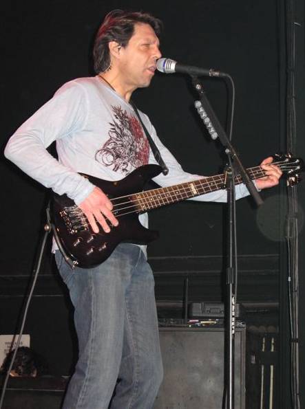 Kasim Sulton and Todd Rundgren at Magic Bag, Ferndale, MI, 01/30/08 - photo by Michele K