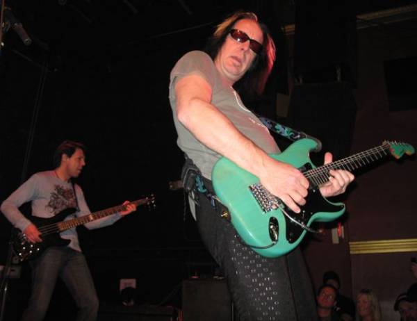 Kasim Sulton and Todd Rundgren at Magic Bag, Ferndale, MI, 01/30/08 - photo by Michele K