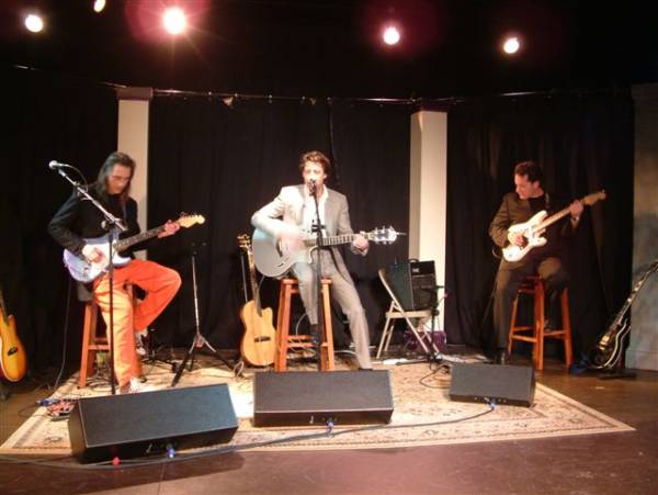 The Kasim Sulton Band at The Academy Theatre, Avondale Estates, GA, 03/01/08 - photo by Chris Craddock