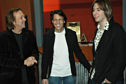 The Kasim Sulton Band Meet and Greet at The Academy Theatre, Avondale Estates, GA, 03/01/08 - photo by Doug of Rundgren Radio