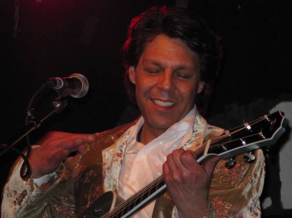 Kasim Sulton at The Abbey Pub, Chicago, IL, 3/21/08 - photo by Melinda Cain