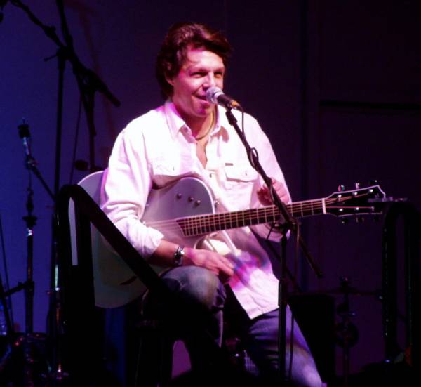 The Kasim Sulton Band at The 43rd Annual Fort Lauderdale Billfish Tournament, Ft Lauderdale, FL, 02/03/08 - photo by EJ