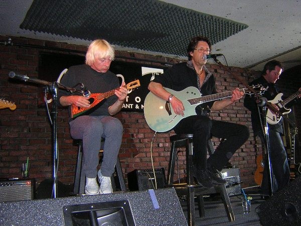 Kasim Sulton at Johnny D's, Somerville, Boston, 05/27/08 - photo by Eddie G. aka Brontis