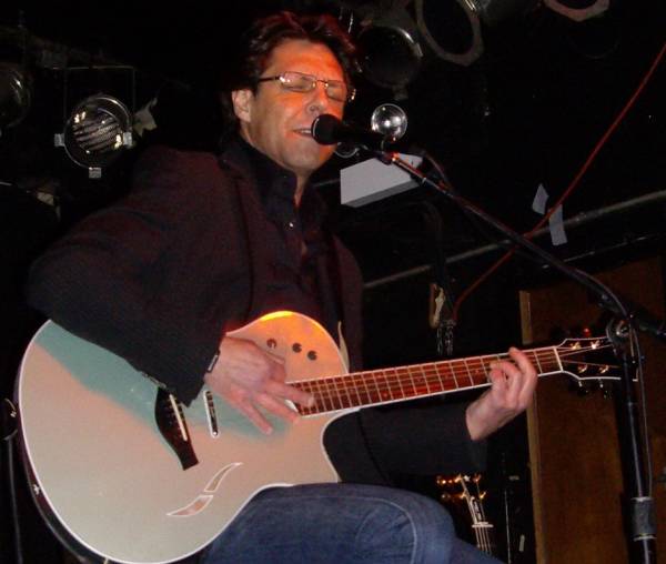 Kasim Sulton at The Abbey Pub, Chicago, IL, 03/12/09 - photo by Whitney Burr