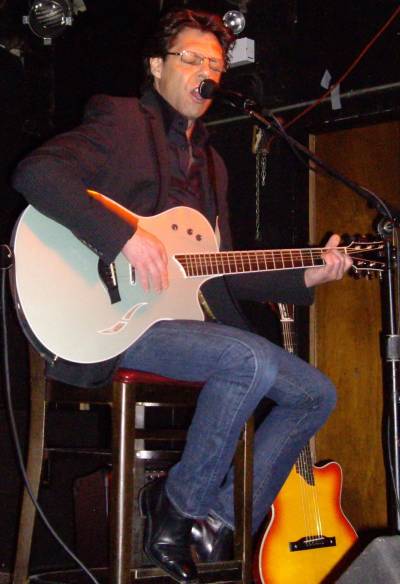 Kasim Sulton at The Abbey Pub, Chicago, IL, 03/12/09 - photo by Whitney Burr