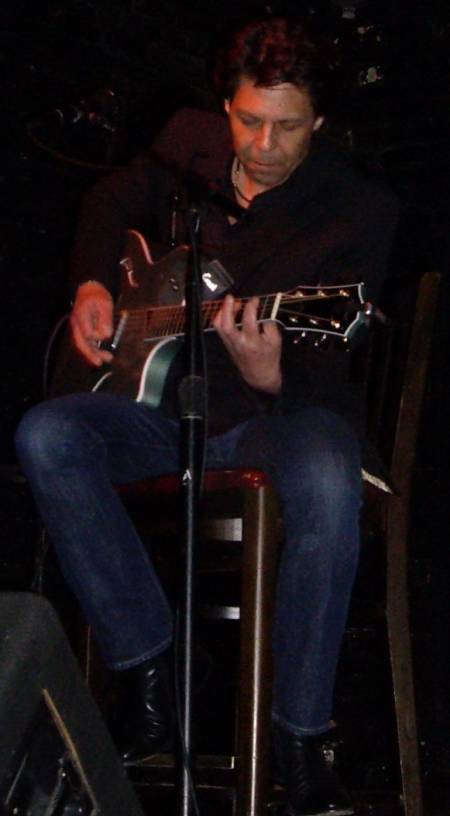 Kasim Sulton at The Abbey Pub, Chicago, IL, 03/12/09 - photo by Whitney Burr