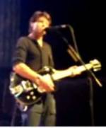 Kasim Sulton singing Trapped