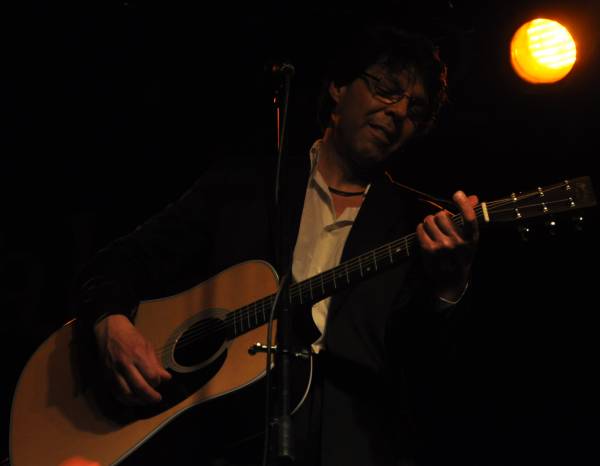 Kasim Sulton at The Abbey Pub, Chicago, IL, 05/15/10 - photo by Whitney Burr