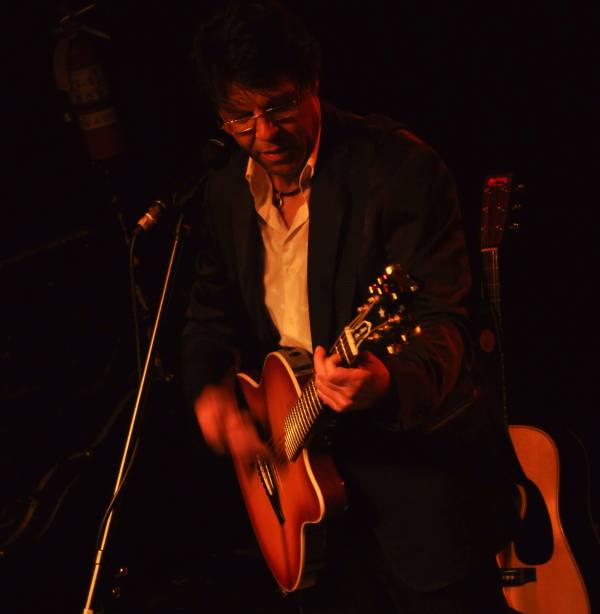 Kasim Sulton at The Abbey Pub, Chicago, IL, 05/15/10 - photo by Whitney Burr