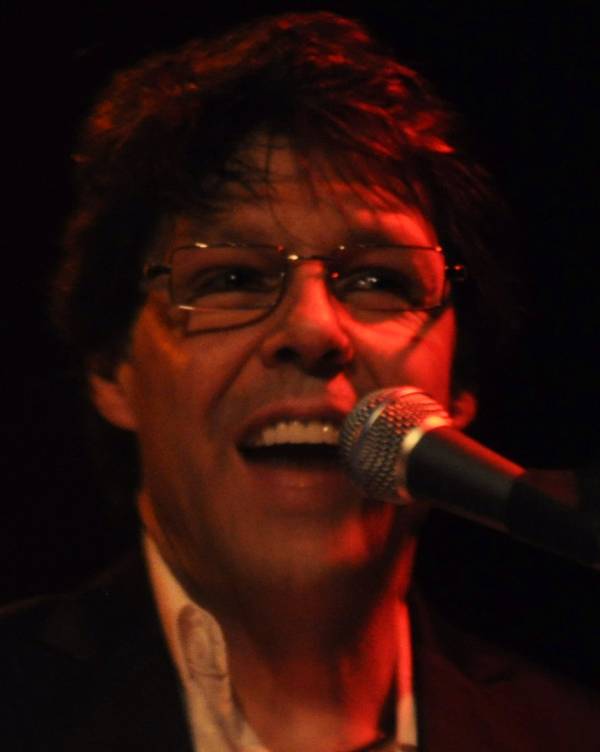 Kasim Sulton at The Abbey Pub, Chicago, IL, 05/15/10 - photo by Whitney Burr