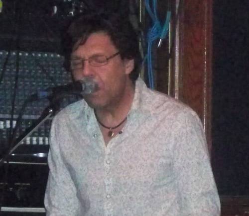 Kasim Sulton at Cafe Carpe, Fort Atkinson, WI, 05/16/10 - photo by Chris Z