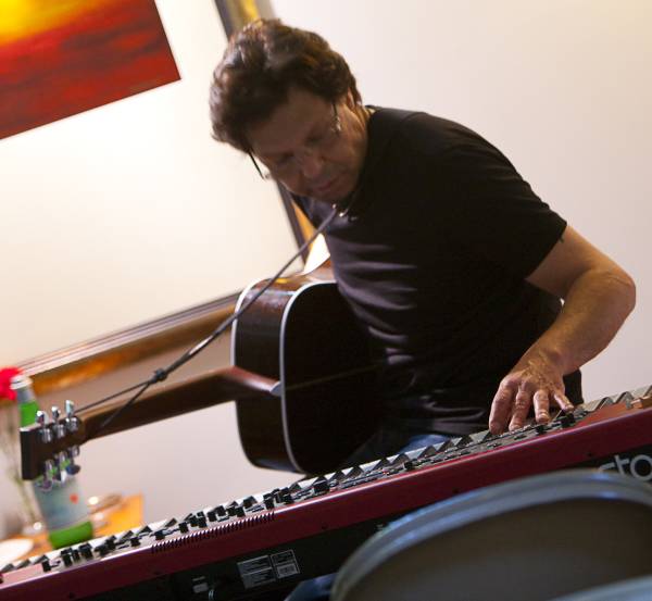 Kasim Sulton at his House Party Gig, Indianapolis, IN, 05/19/10 - photo by Mark Watson