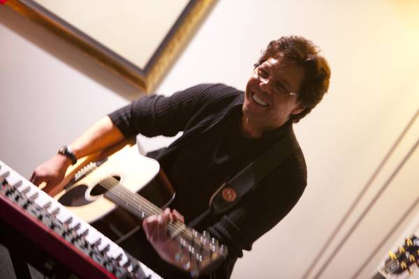 Kasim Sulton at his House Party Gig, Indianapolis, IN, 05/19/10 - photo by Mark Watson