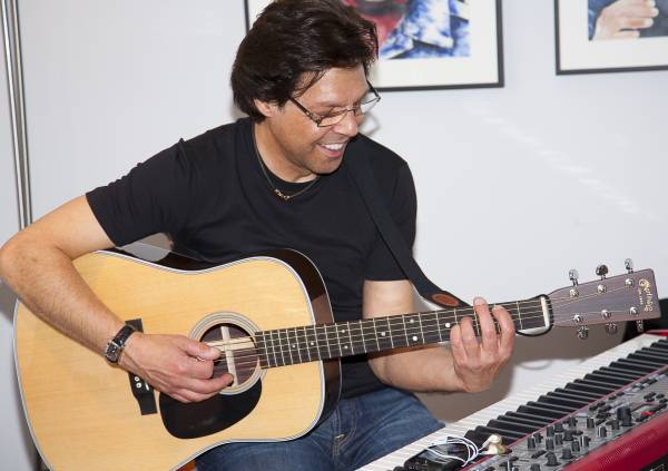 Kasim Sulton at his House Party Gig, Indianapolis, IN, 05/19/10 - photo by Mark Watson