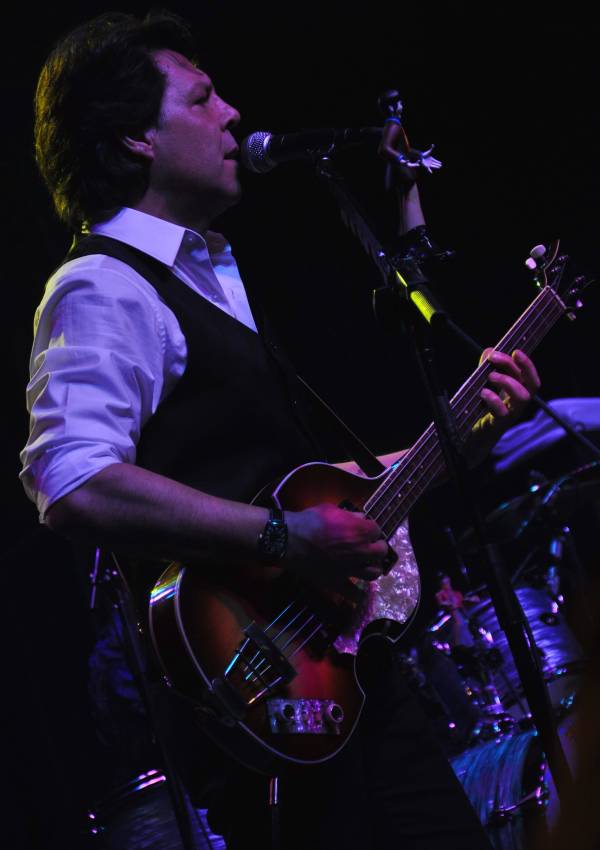 Kasim Sulton in Yellow Matter Custard in Chicago, 2/27/11 - photo by Whitney Burr