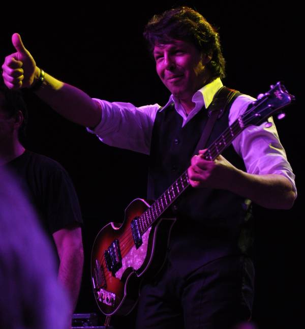 Kasim Sulton in Yellow Matter Custard in Chicago, 2/27/11 - photo by Whitney Burr