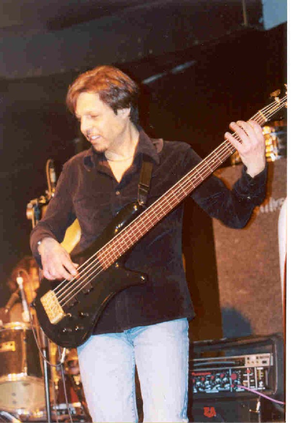 Kasim Sulton as part of The Pat Travers Band 3/14/03 (Photo by Gary Goveia)