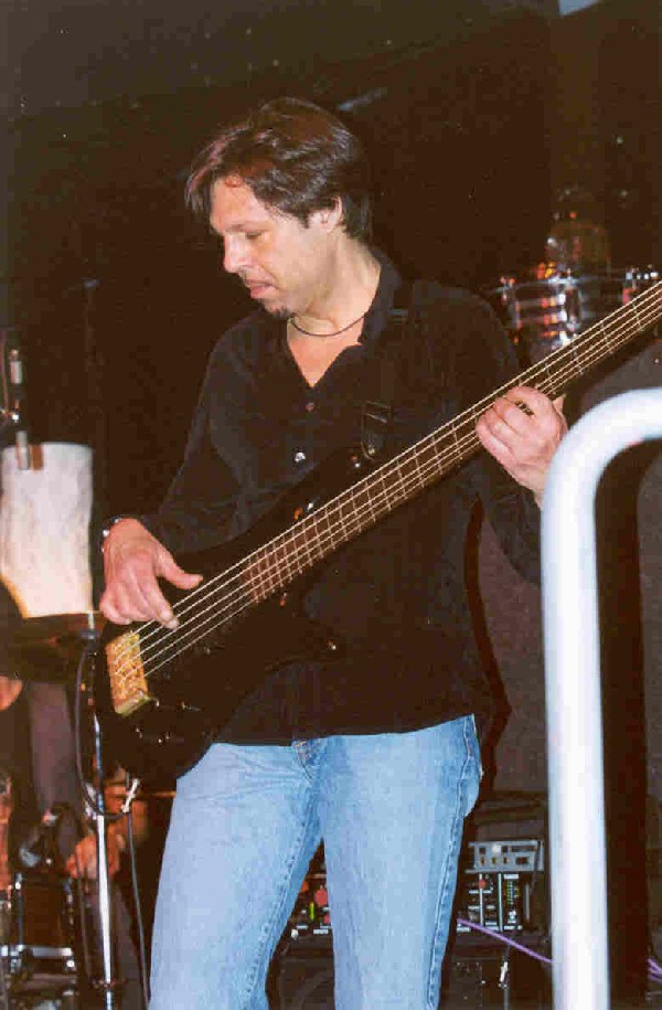 Kasim Sulton as part of The Pat Travers Band 3/14/03 (Photo by Gary Goveia)