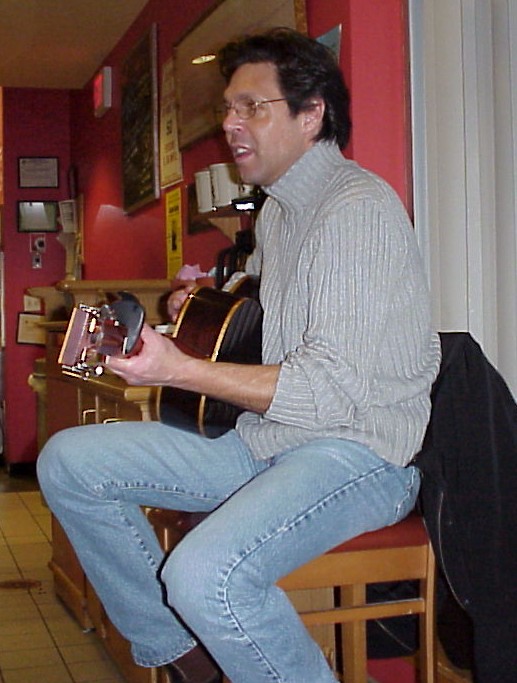 Kasim Sulton in Westbury (Photo by Gary Goveia)