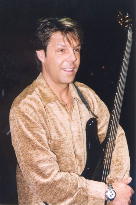 Kasim Sulton in Miami 1/9/00, photo by Frank Ciapanna