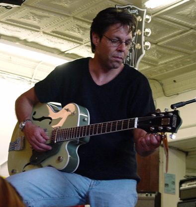 Kasim Sulton at The House Of Guitars - 8/24/01