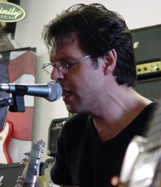 Kasim Sulton at The House Of Guitars - 8/24/01